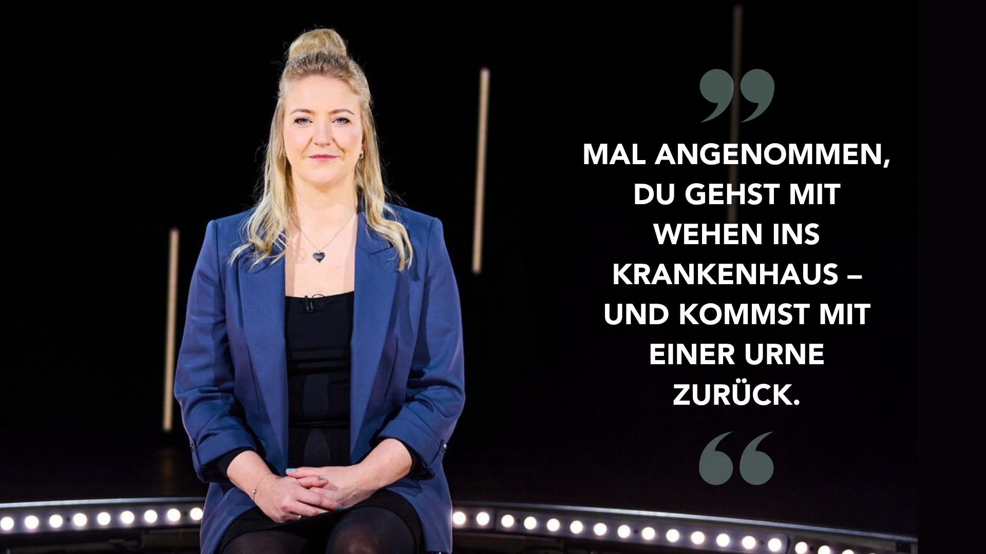 Auf der JoinMe-Bühne, dem 4-Minuten-Storytelling-Format für Botschaften, die bewegen, hat Janina Krüger ihre Geschichte über stille Geburt und Trauer erzählt.